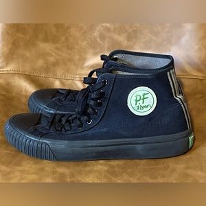 P.F. Flyers Sandlot Center Stripe Black
High Top Shoes MC2001SD Men's Size 10.5